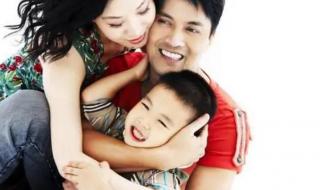 曝吕良伟现身周海媚追思会