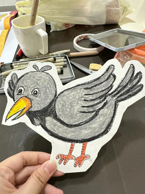 乌鸦制作钩形工具的创新行为（乌鸦教具制作）