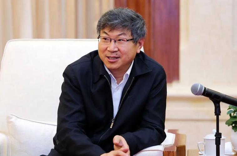 视频|奇瑞董事长尹同跃：外国有乔布斯，中国有余承东 对技术有极致的追求