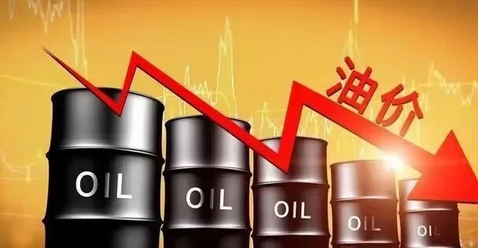 油价迈向2020年以来最大年度跌幅 受供应过剩担忧拖累