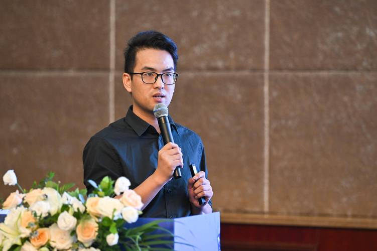 智谱AI CEO张鹏：DeepSeek对我们影响比较大