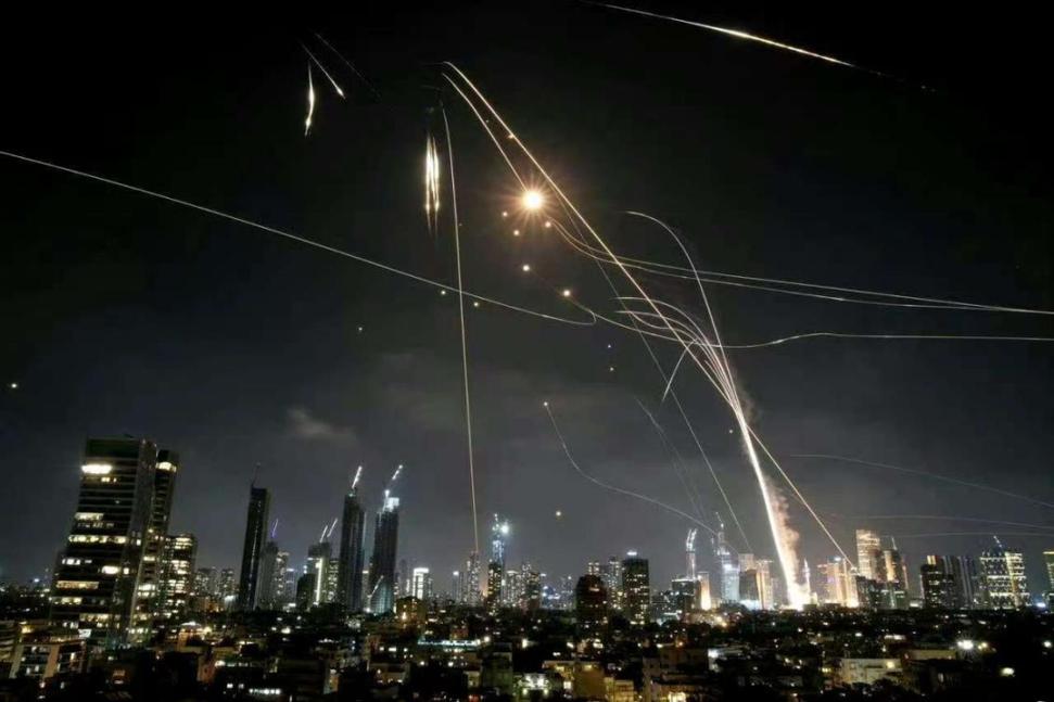 伊朗导弹打击以色列图片（伊朗导弹打击以色列图片大全）