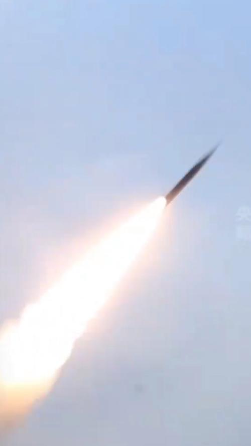 伊朗最新导弹发射成功（伊朗发射弹道导弹）