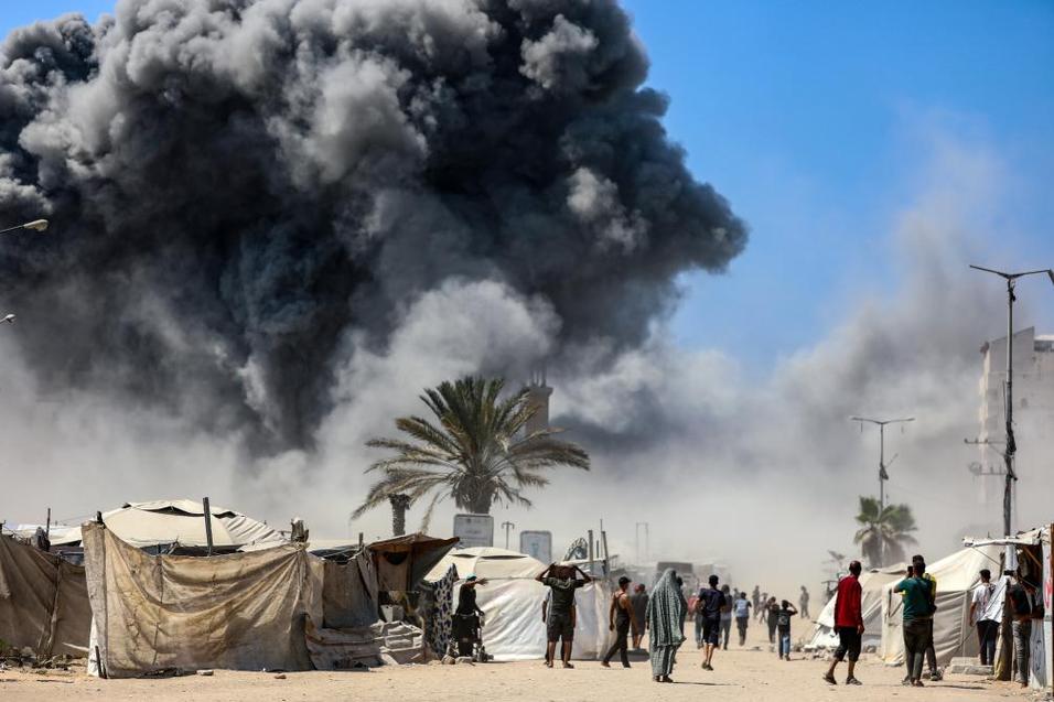 中东冲突扩大，迪拜机场与海湾能源设施遭袭