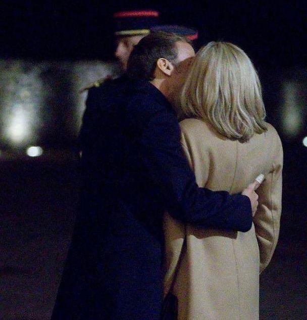 马克龙和夫人相差多少岁(马克龙及夫人年龄)