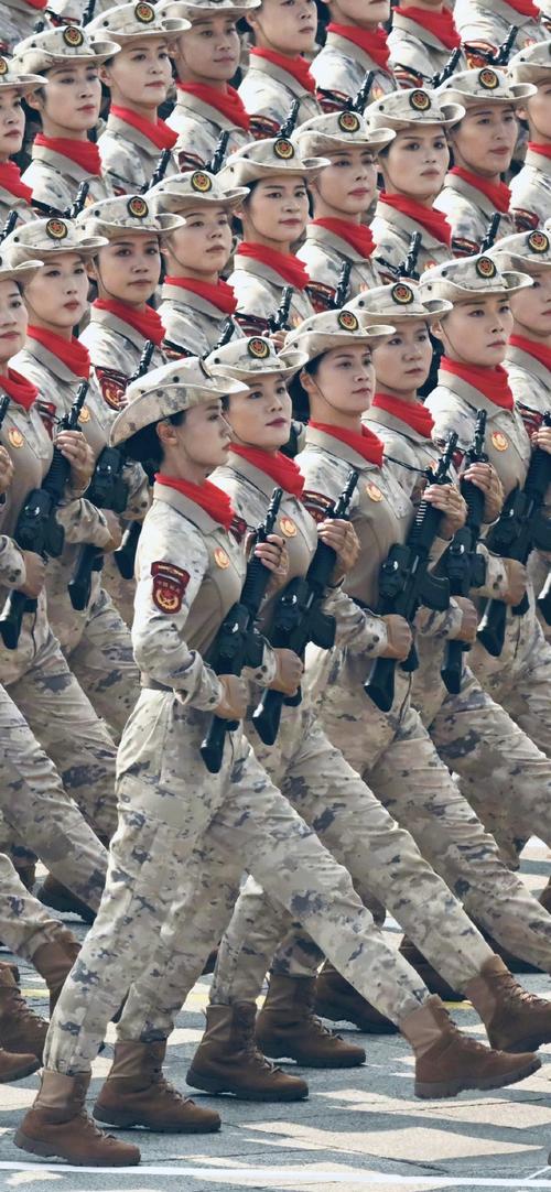 2025年阅兵女民兵方队参加了吗（2015年阅兵女兵方队）