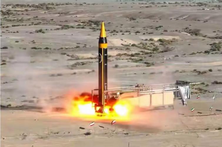 伊朗发射导弹警告美国（伊朗发射导弹警告美国视频）