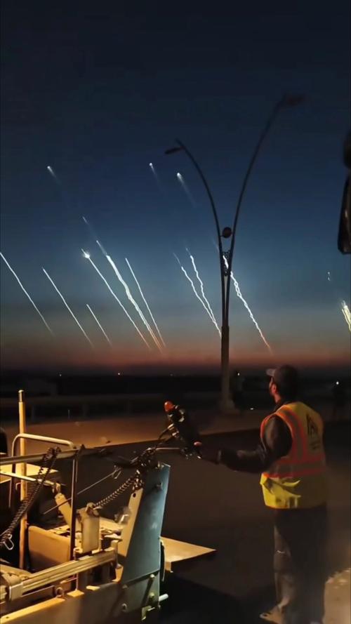 伊朗发射导弹攻击以色列(伊朗发射导弹攻击以色列视频播放)