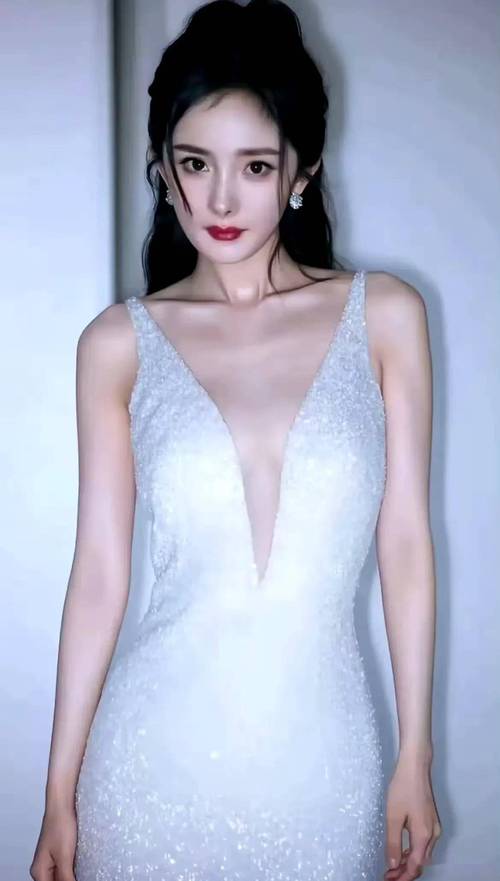 杨幂年龄到底有多大(杨幂年龄到底有多大了)