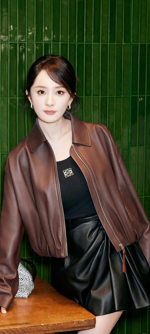 杨幂写真照壁纸合集第126期（杨幂写真照壁纸合集第126期在线观看）