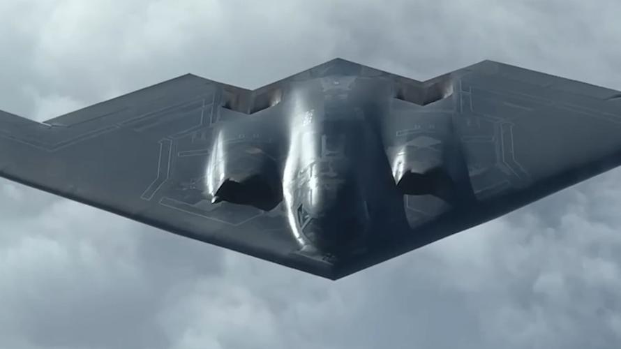 美国2架b2轰炸机或打击伊朗核设施爆炸(美国b29核弹轰炸机)