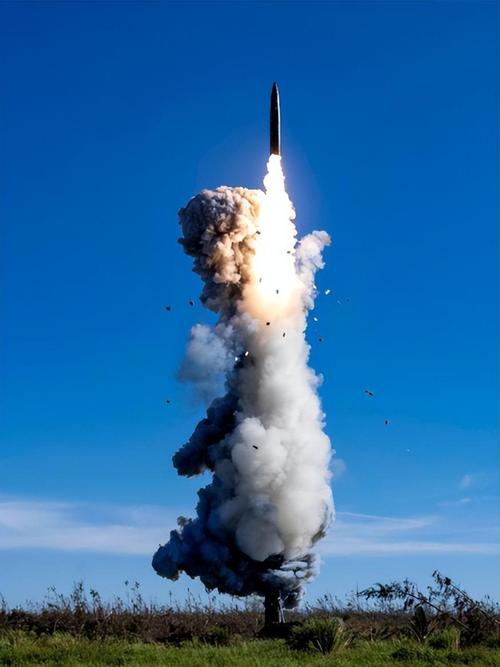 伊朗发射导弹视频播放(伊朗发射导弹视频播放在线观看)