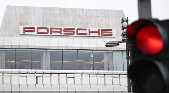 大众集团利润暴跌61% 关税与保时捷危机双重打击